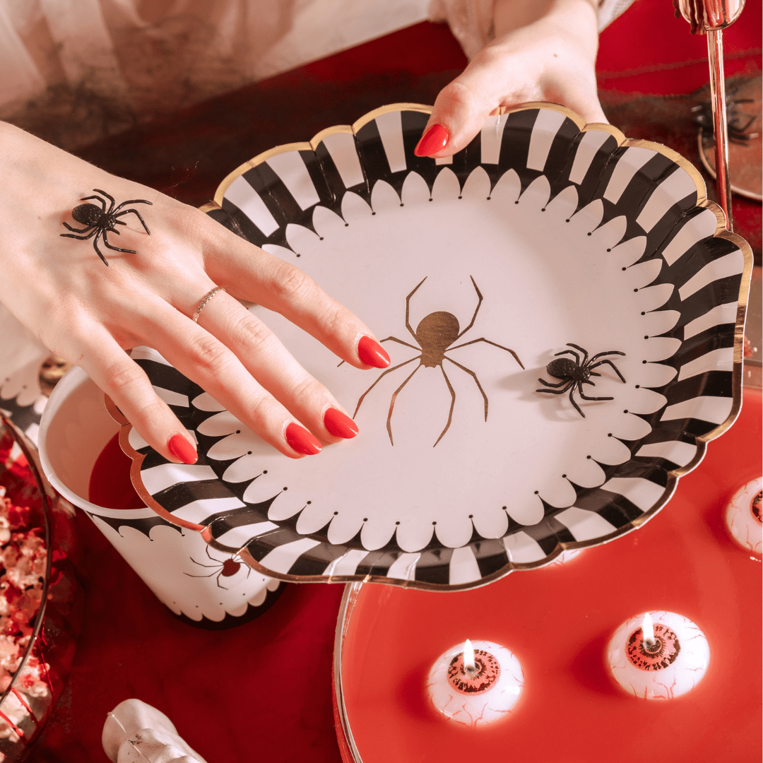 Beige & Black Scalloped Spider Paper Plates x 6