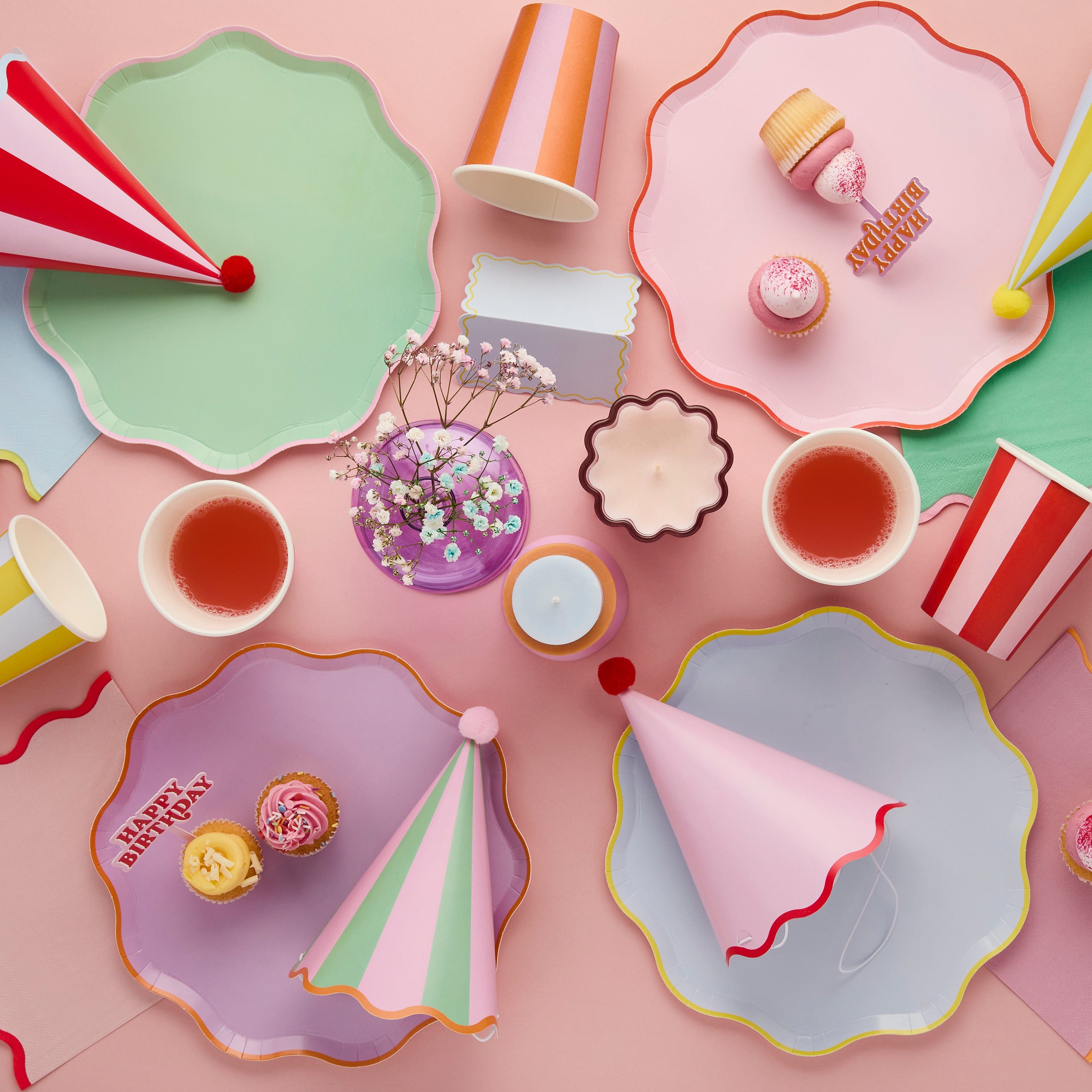 Colourful Edge Scallop Party Plates x 8