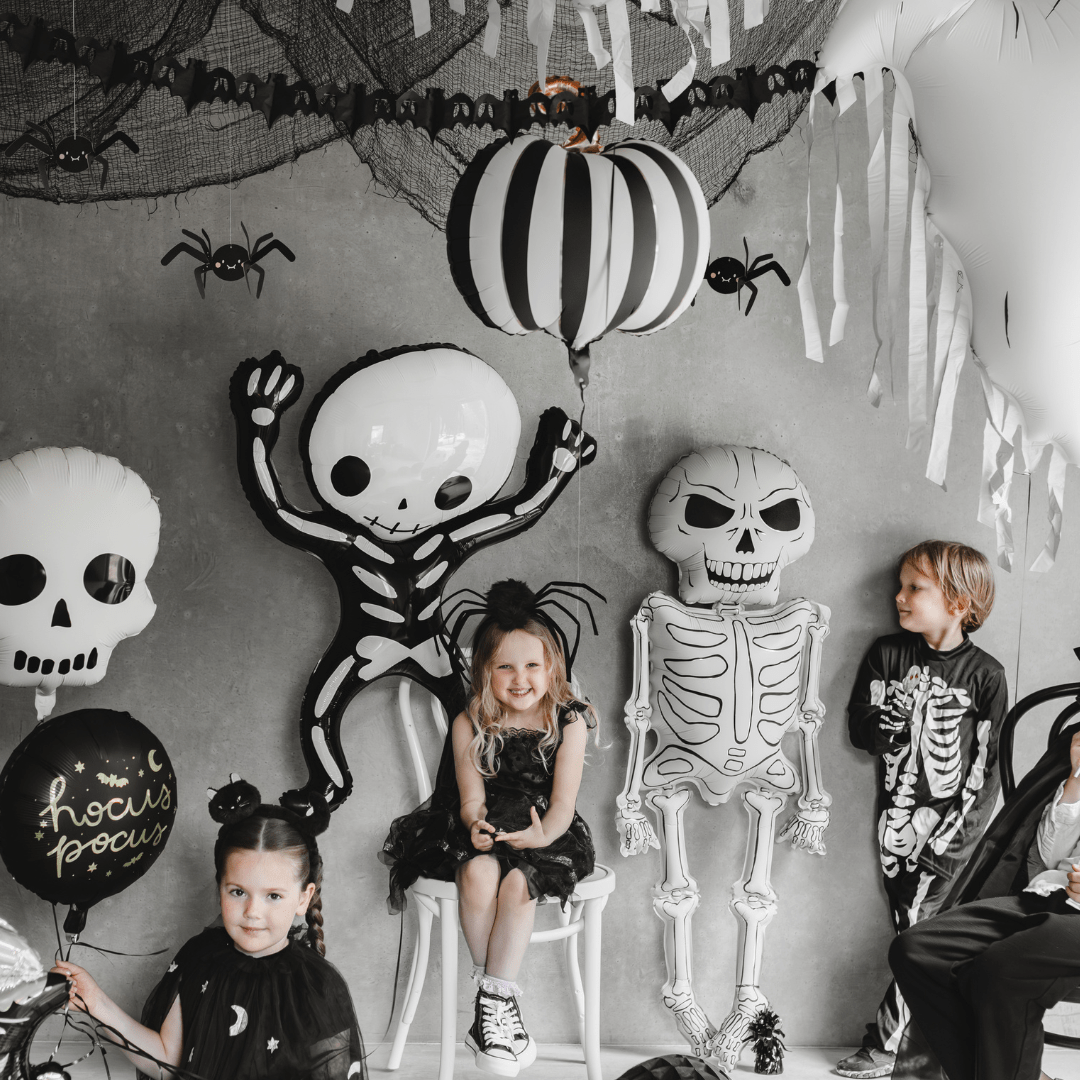 Tasseled Ghost Foil Balloon (37 inch)