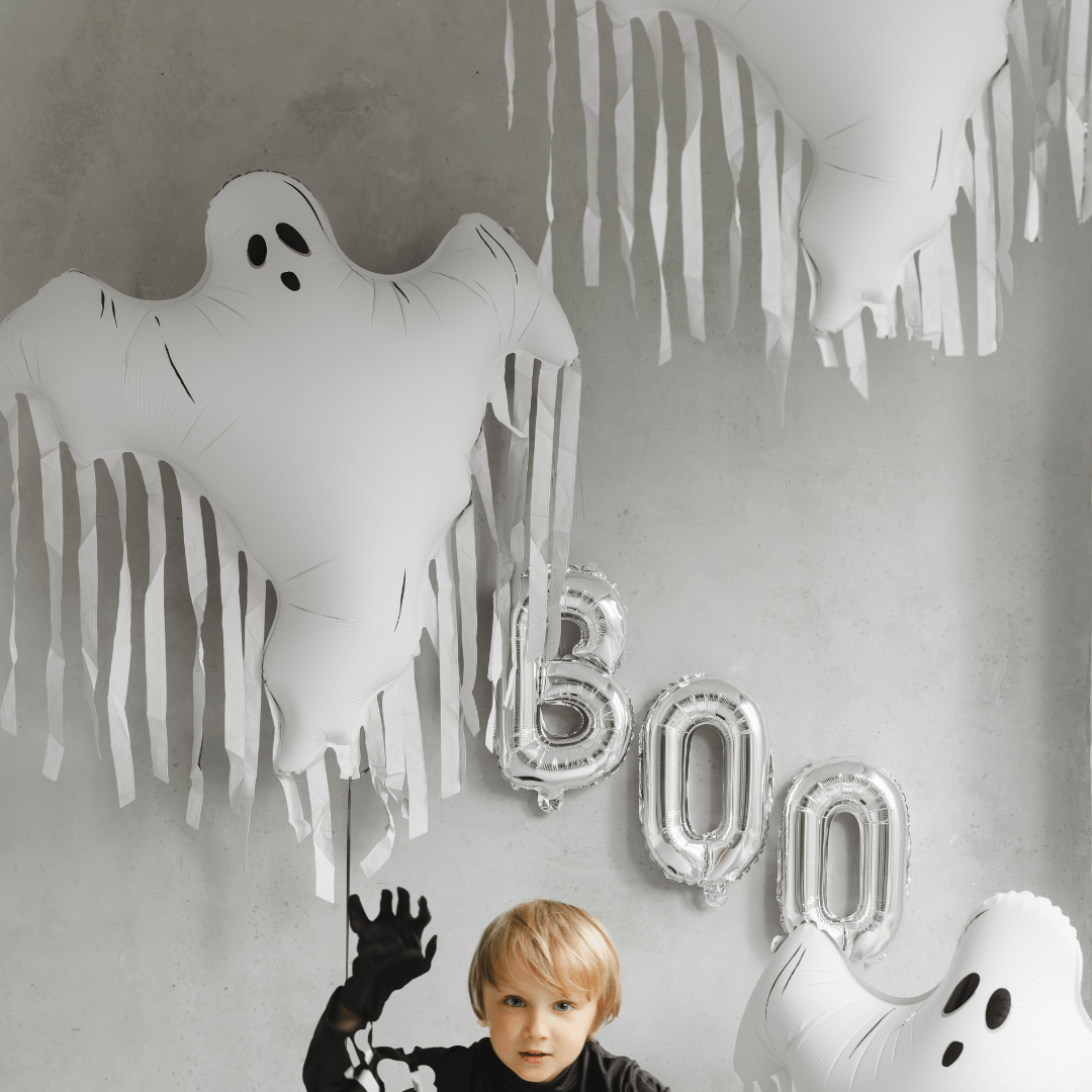 Tasseled Ghost Foil Balloon (37 inch)