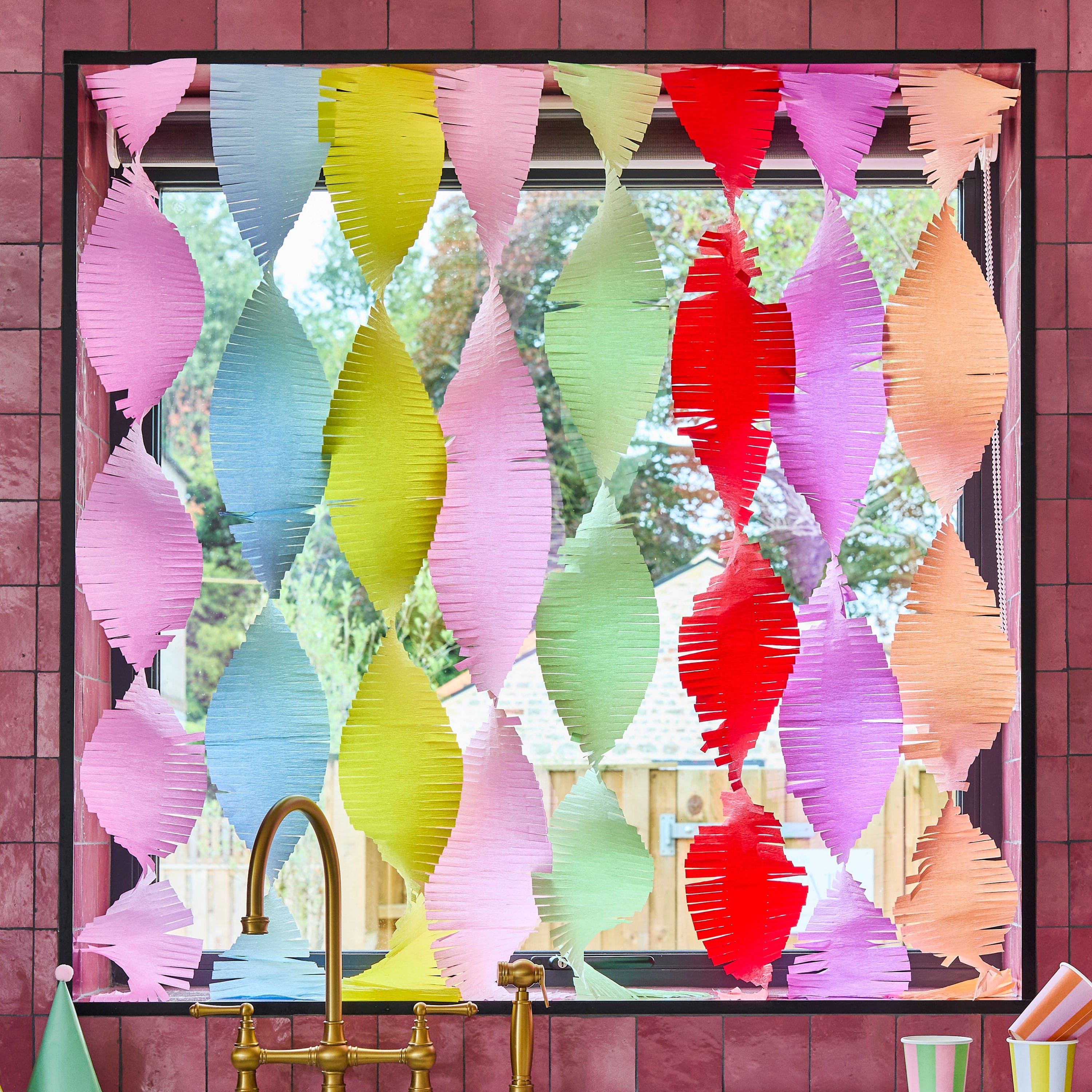 Colourful Crepe Streamer Set - Set of 8